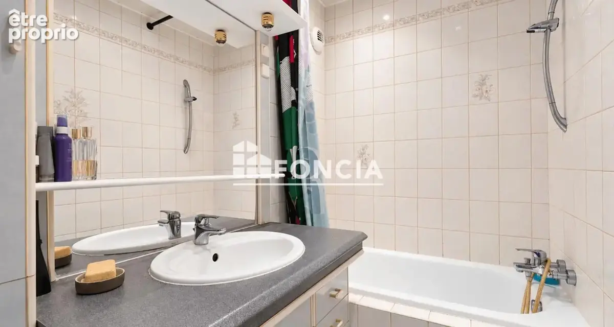 T4 traversant de 76 m² avec balcon, garage et parking – Vue sur  Vercors et Crussol - photo 9