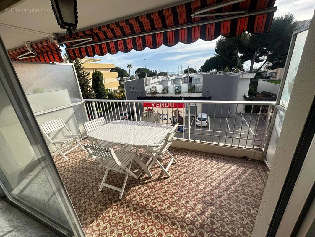 Appartement à SAINT-LAURENT-DU-VAR