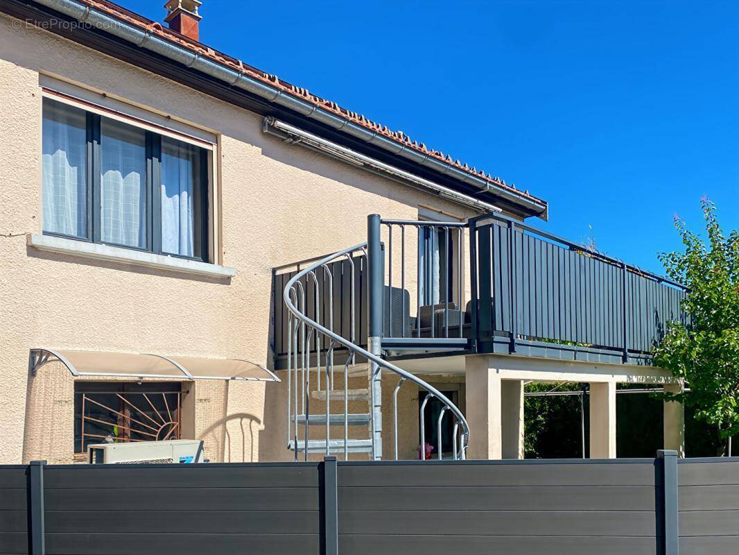 Maison à DOUBS