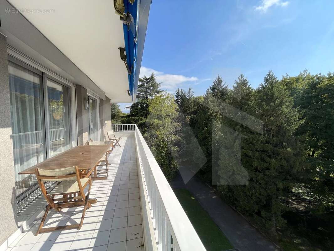 Appartement à MEYLAN