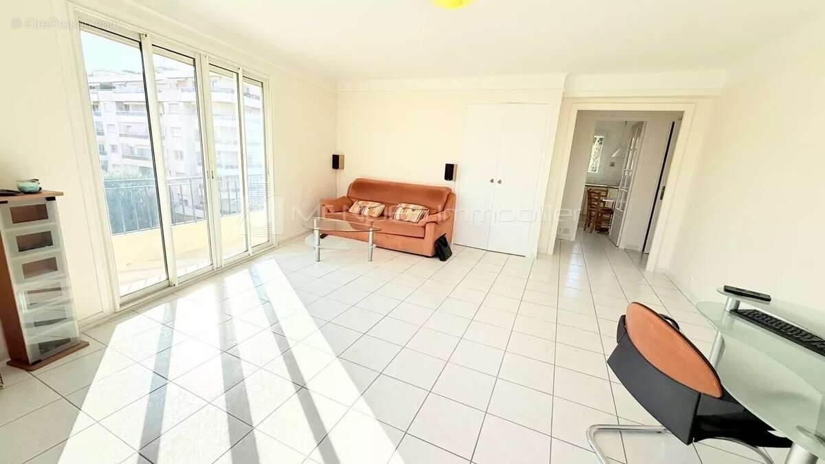 A vendre beau 2 pieces lumineux a rcm - photo 5