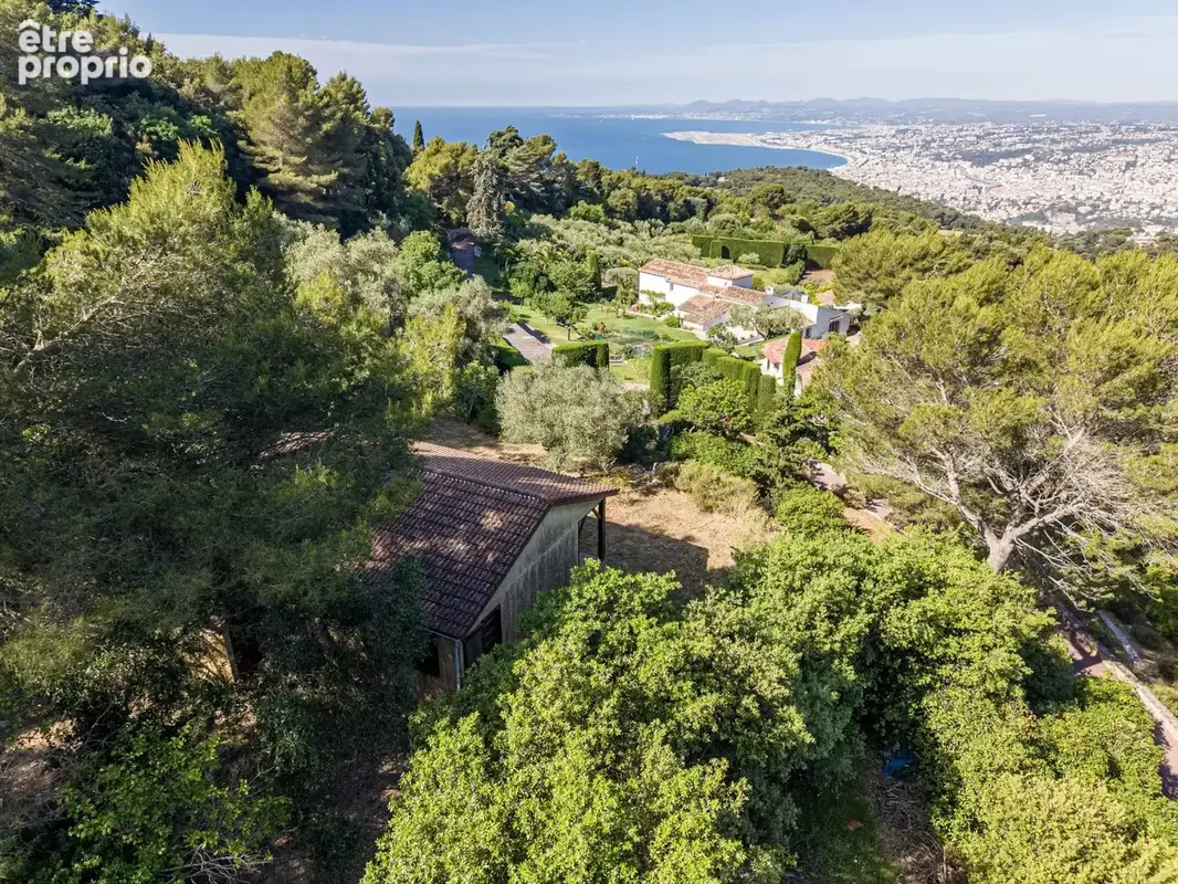 Nice - Vinaigrier -  Maison et dépendance à rénover sur terrain plat de 4.800 m² avec vue mer - photo 14
