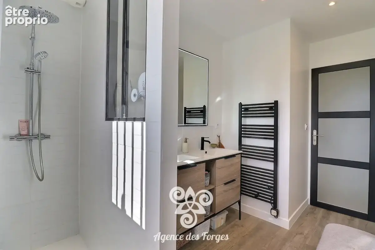 Maison de plain-pied - 3 chambres - 108m² - La Regrippiere - photo 12