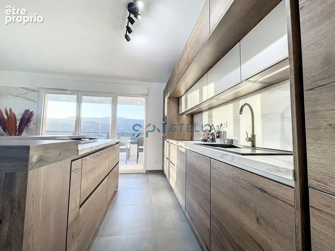 Grand T2 ultra récent avec garage et vue dégagée ! - photo 3