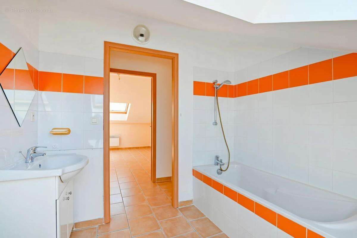 Appartement de 5 pièces de 98 m² à Ruoms - photo 17