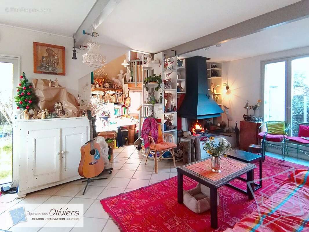 Maison Voisins / Grande-ile - 8 pièces 185 m² + Studio de 20m² - photo 3