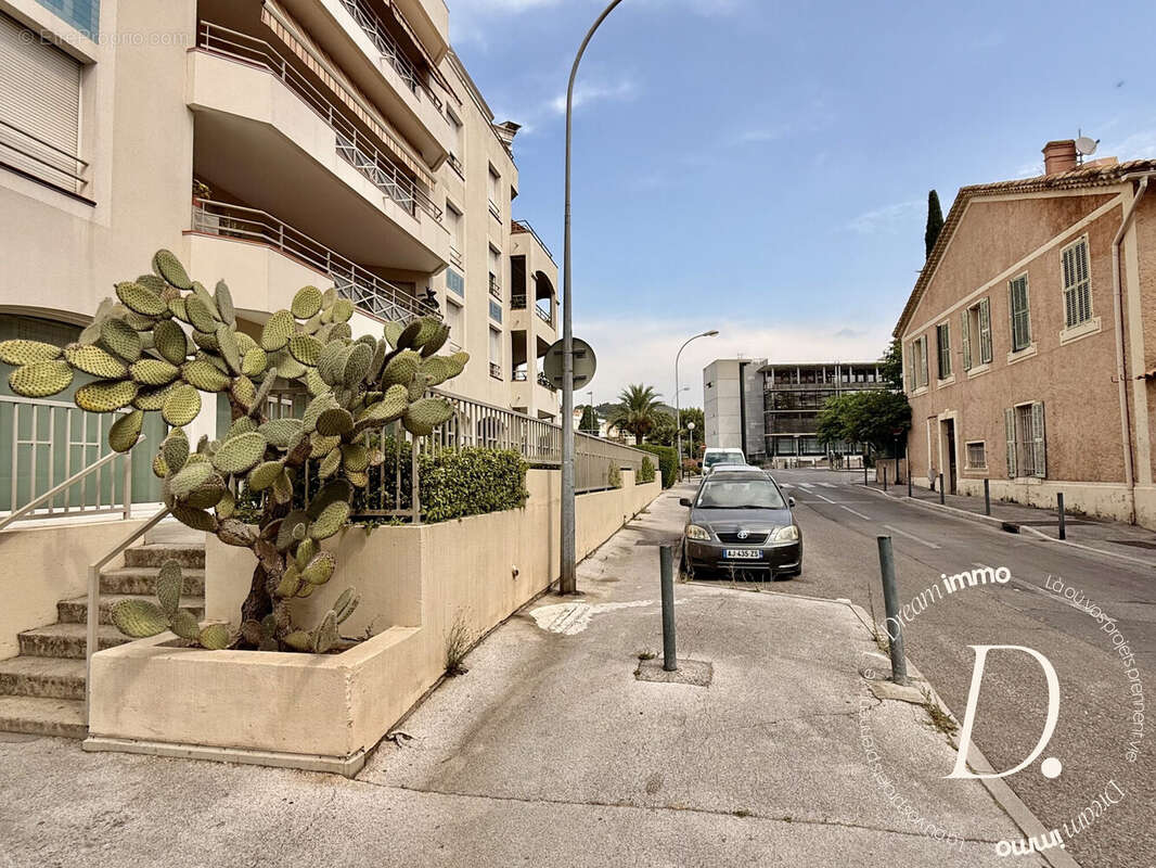 Parking 23 m² à Hyeres  - photo 6