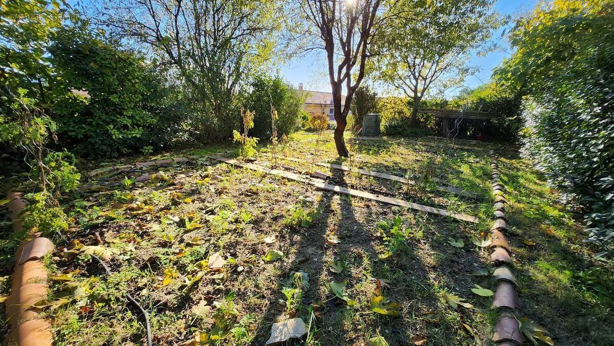 MAISON CHATEAU GOMBERT T4 / GARAGE / JARDIN 700 M² - Maison à MARSEILLE-13E