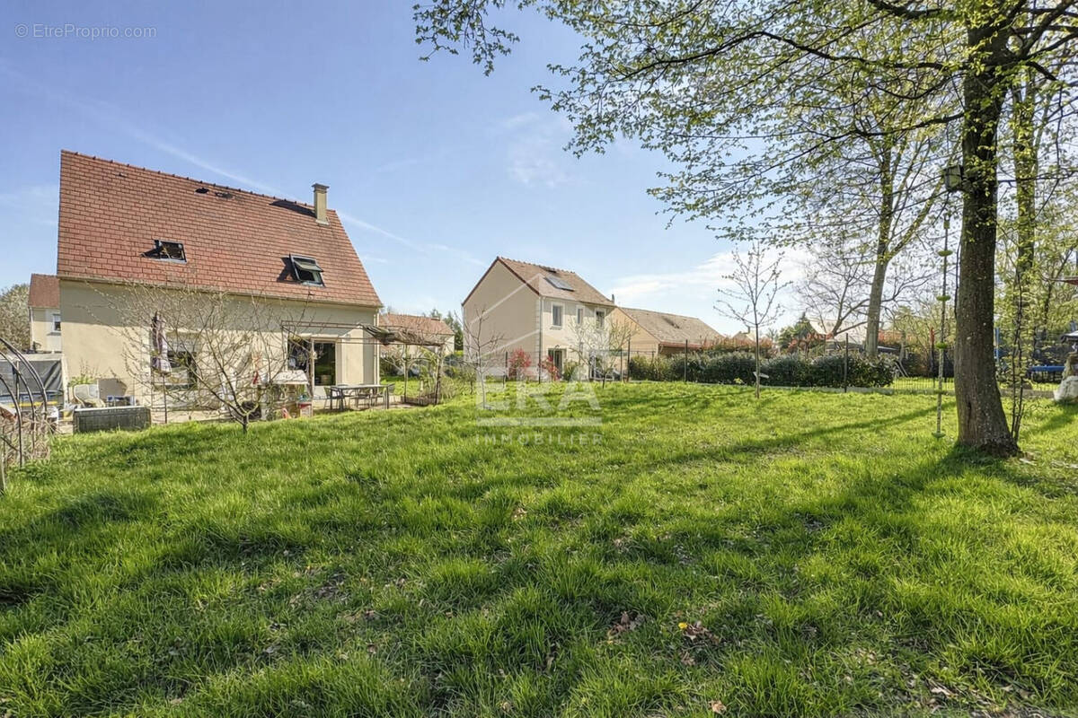 Maison à DAMMARIE-LES-LYS