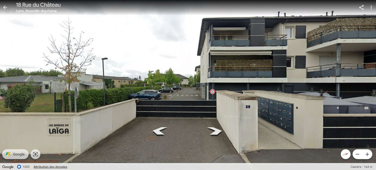 Entrée de la >Résidence - Parking à LONS