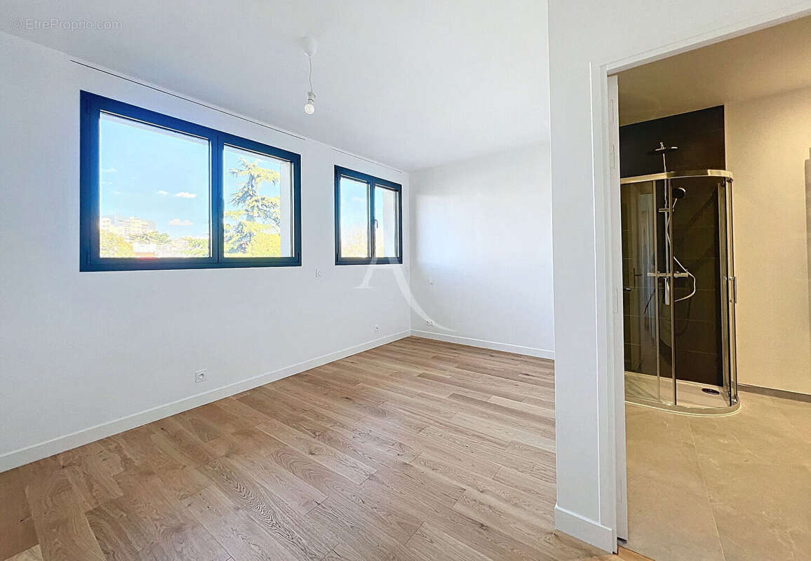 Appartement à SURESNES