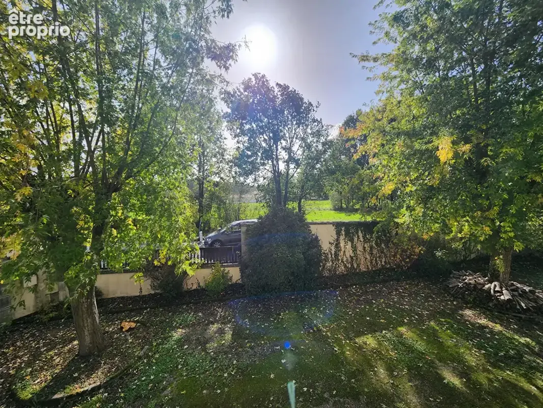 Ansac-sur-Vienne -Grande maison familiale de 4 à 5 chambres, dotée d'un jardin avec atelier (idéal pour une activité professionn - photo 2