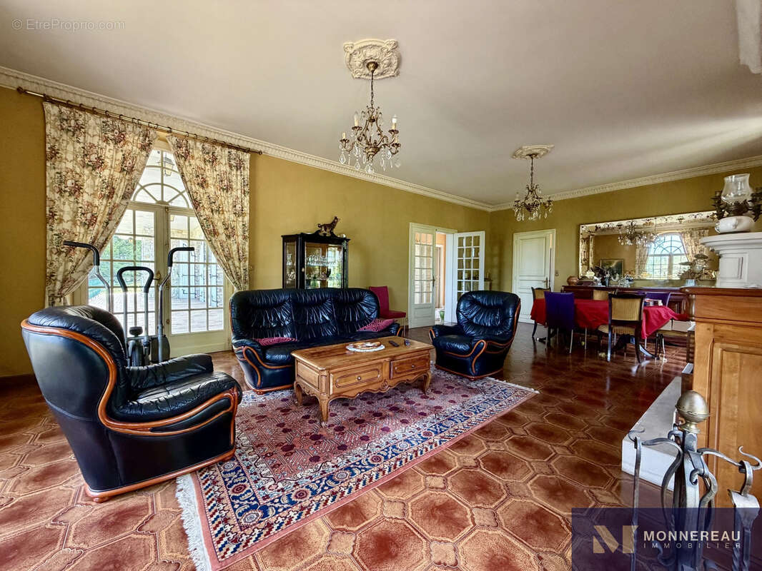 Belle maison en pierre avec grand terrain - photo 6