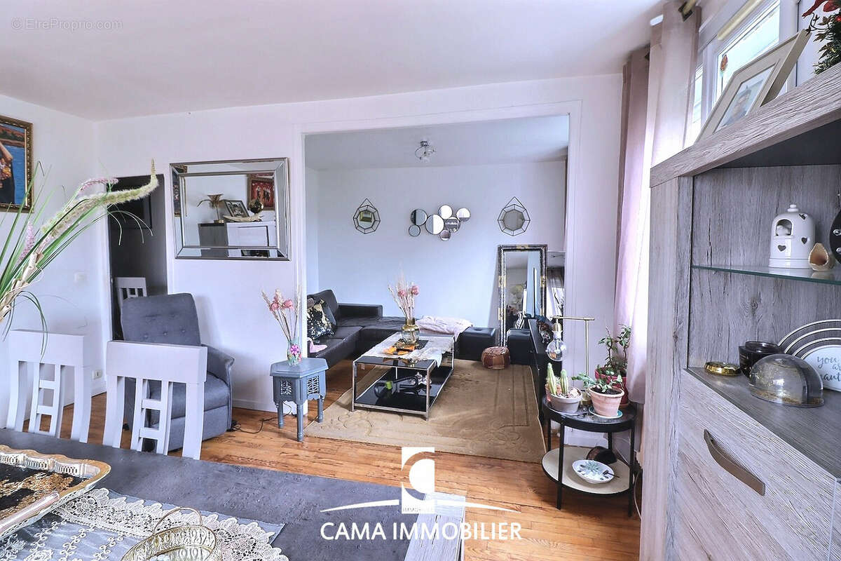 Maison individuelle de 6 chambres sur un terrain de 389m2 dans un quartier recherché de Fontenay-le-Fleury - photo 2