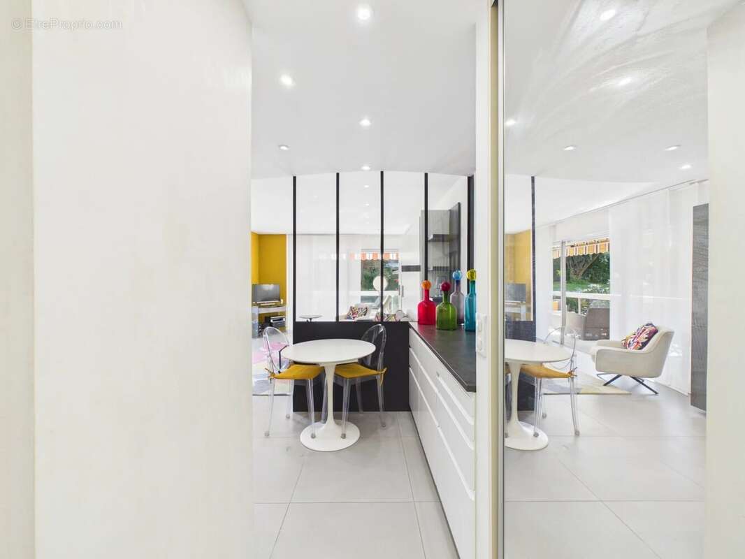 Large studio avec terrasse de 25 m2 - photo 8