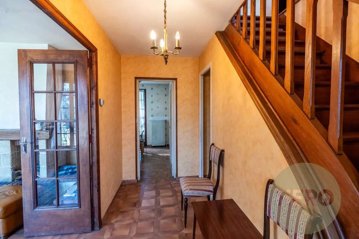 Maison à NEAUPHLE-LE-CHATEAU