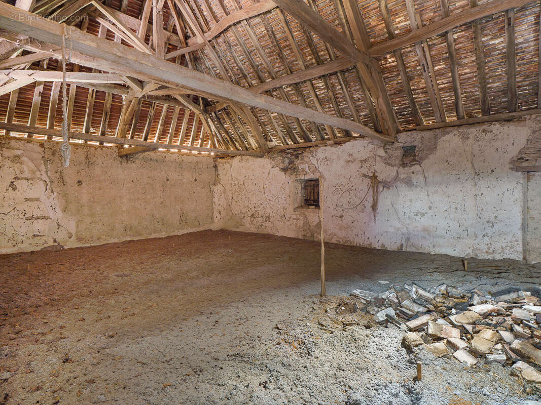 Maison de campagne Joncy 4 pièces 86 m2 + dépendances - photo 10