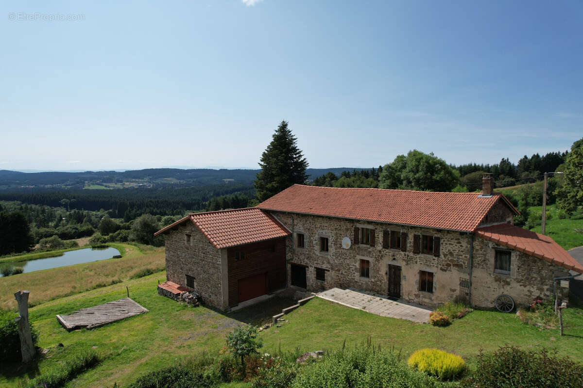 Maison à CHAMBON-SUR-DOLORE