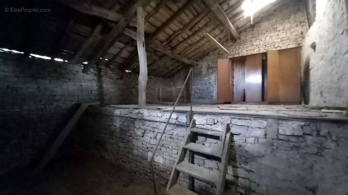 Maison à LES THONS