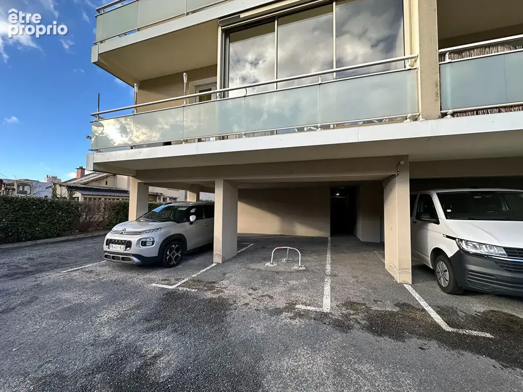 Parking à MILLAU