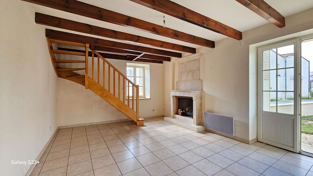 Maison à GRANZAY-GRIPT