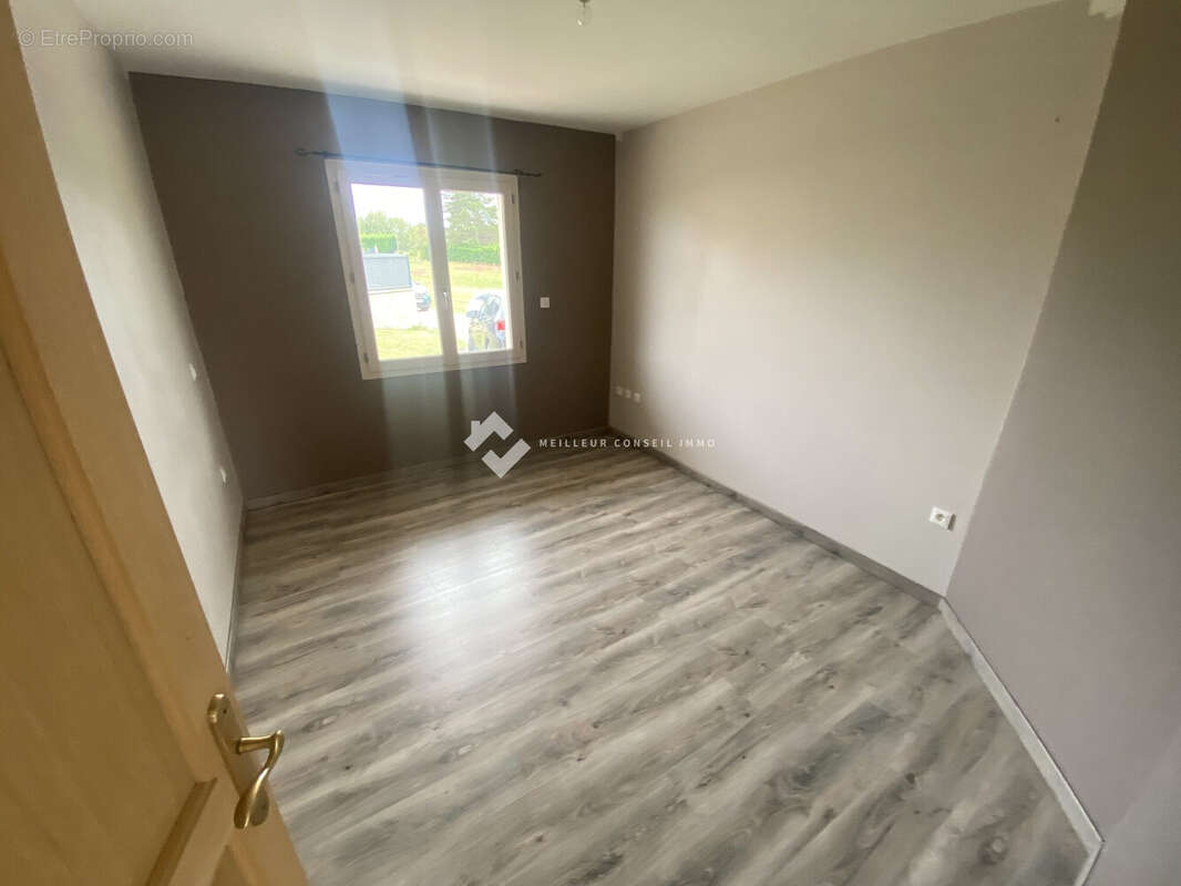 Maison 145 m² à Sevres-Anxaumont  - photo 6