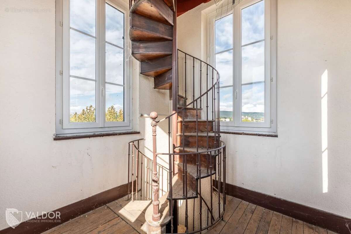 Maison à SATHONAY-CAMP