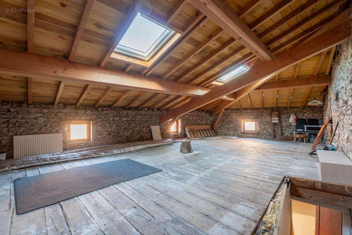 Maison à LEGNY