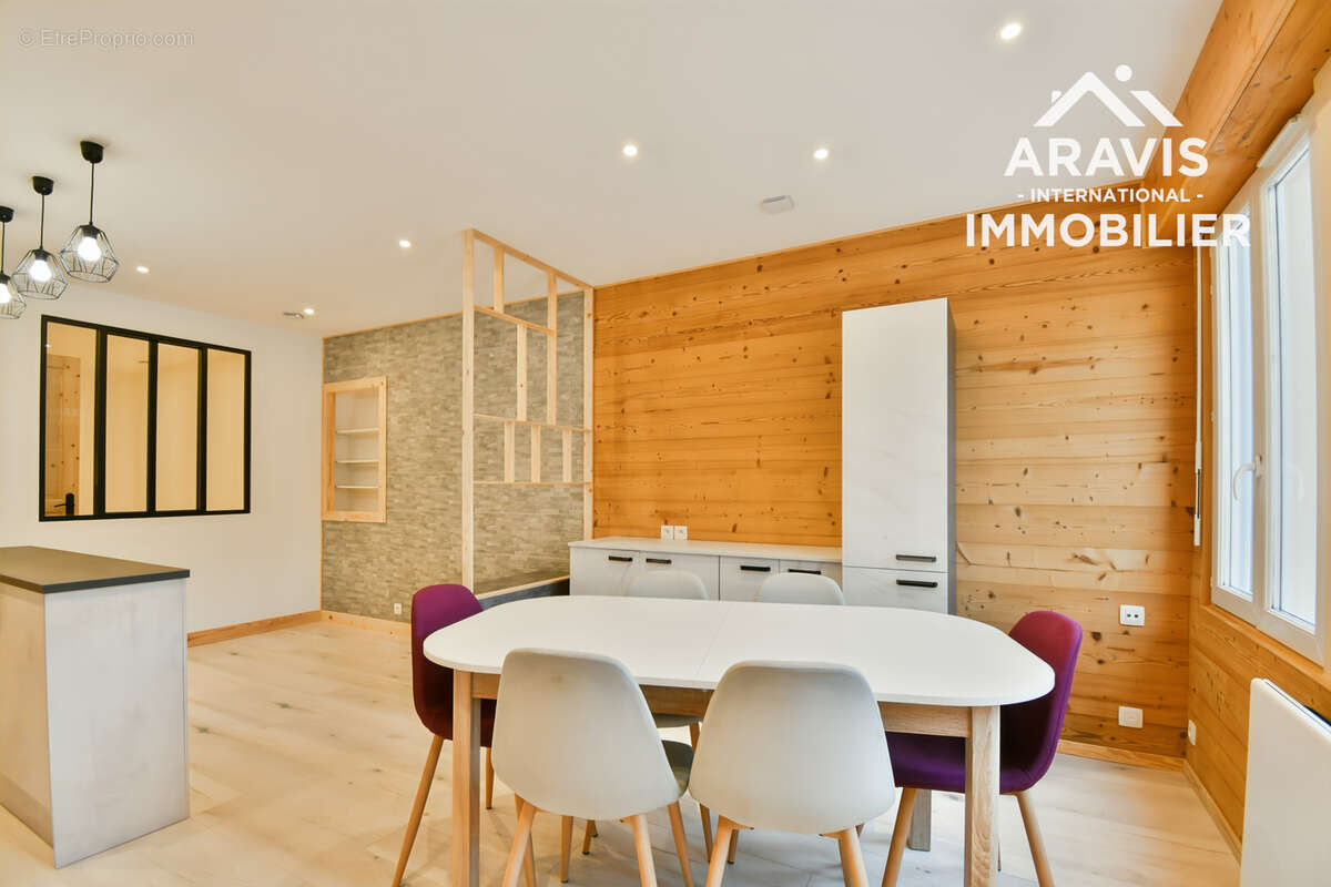 EXCLUSIVITÉ   Appartement entièrement rénové avec terrasse et stationnements - photo 3
