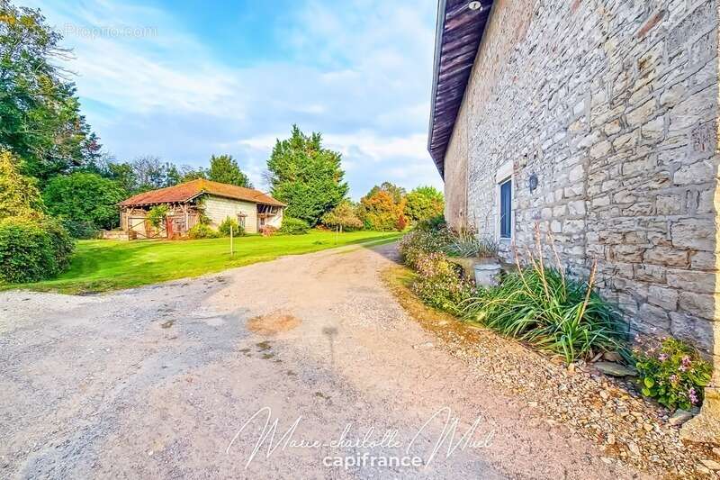 Maison à SAINT-BENIGNE