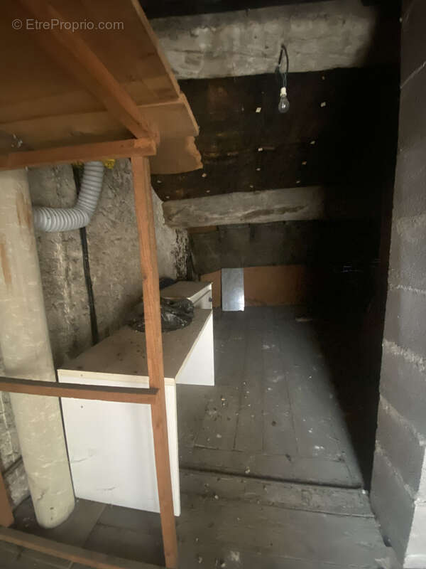 Immeuble de ville avec partie commerciale et partie habitation avec terrasse - photo 21
