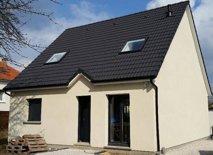 Maison à CHERISY