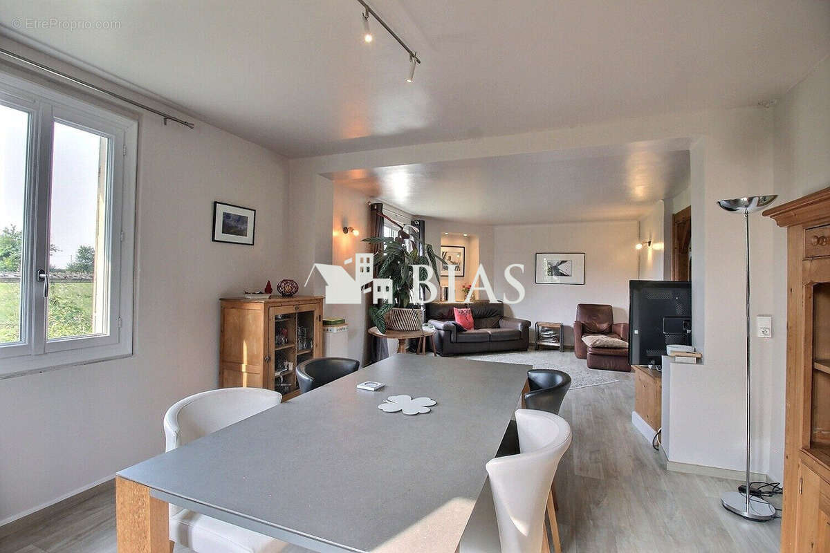 Maison à LE NOYER-EN-OUCHE