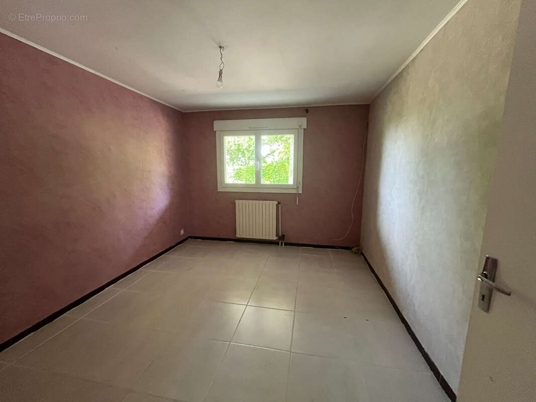 Charmante villa de 124 m2 sur les hauteurs de Pujols, offrant confort, espace et tranquillité ! - photo 6