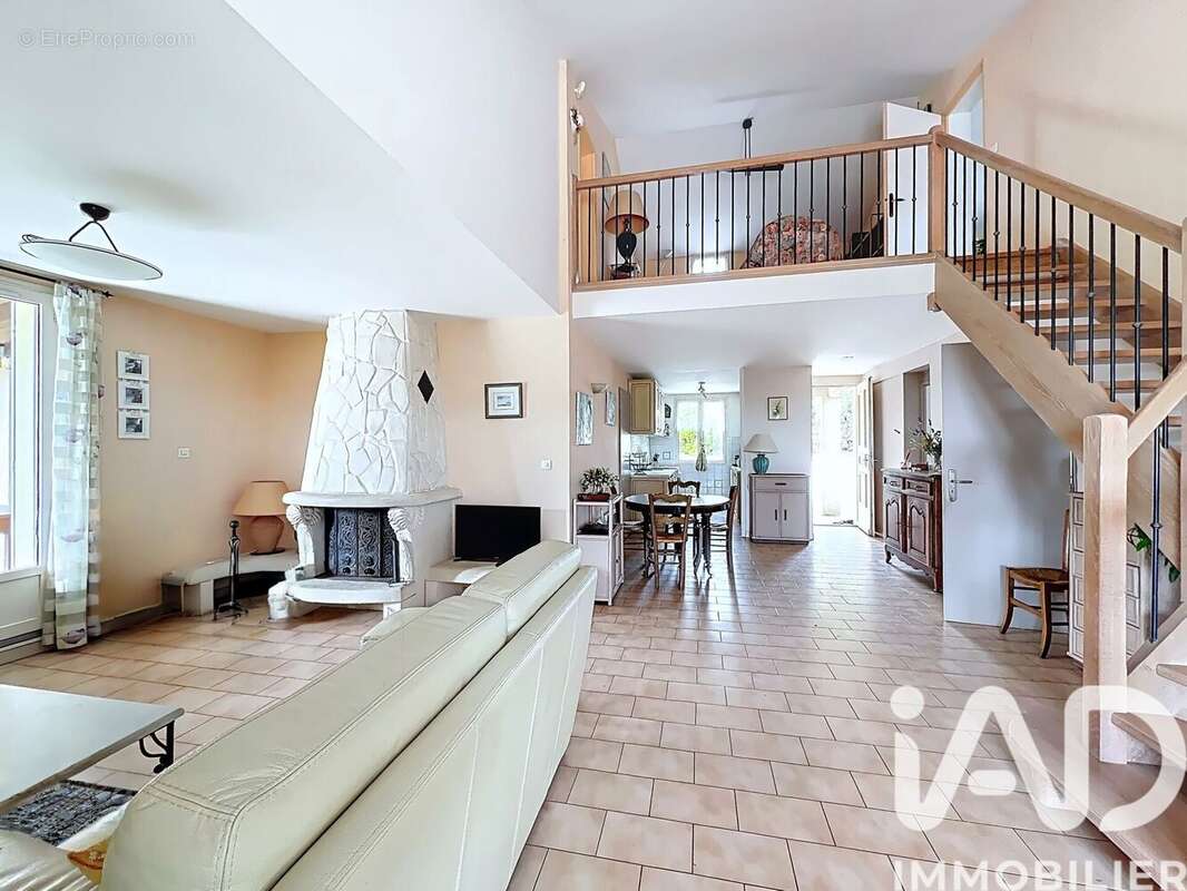 Photo 2 - Maison à FORCALQUIER