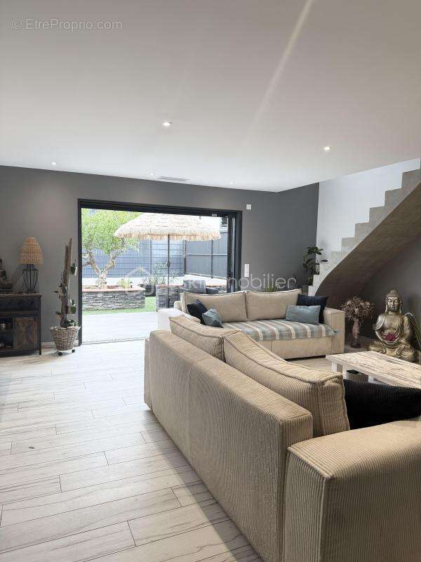 Maison à SAINT-JEAN-LASSEILLE