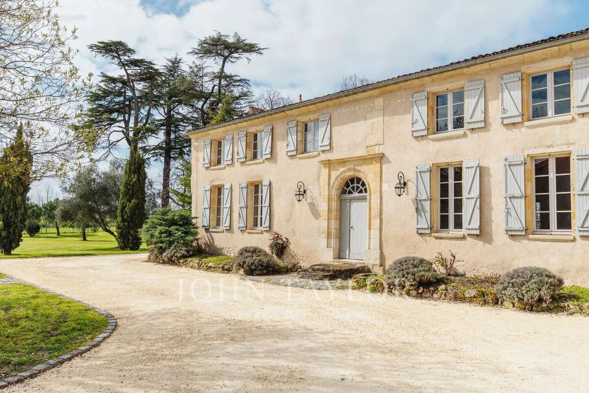 Maison à SAINT-EMILION