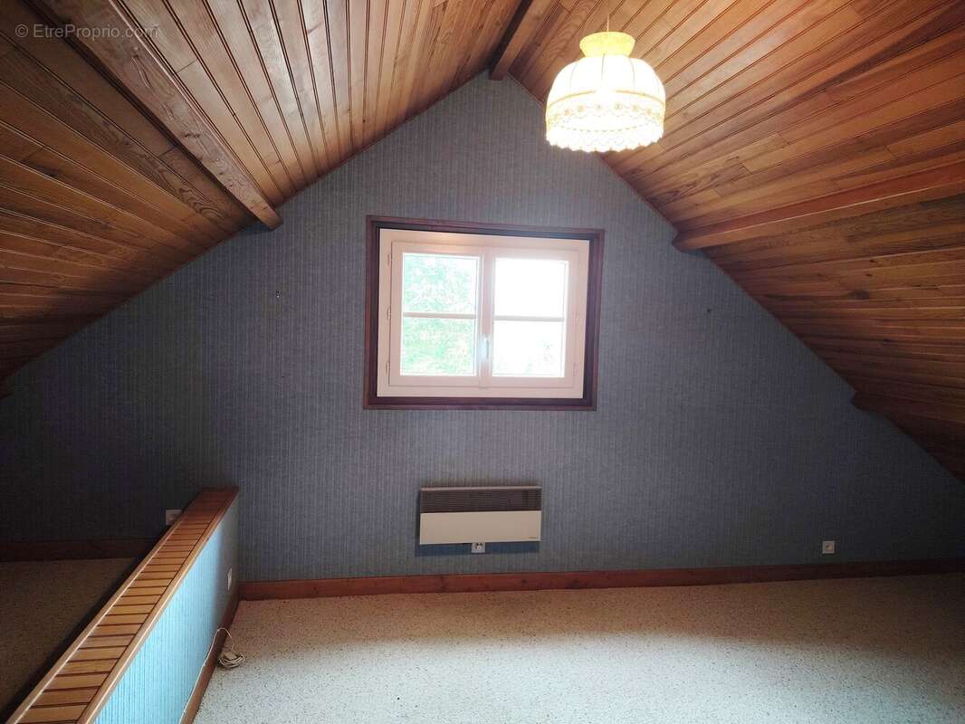 Maison à BUSSIERE-DUNOISE