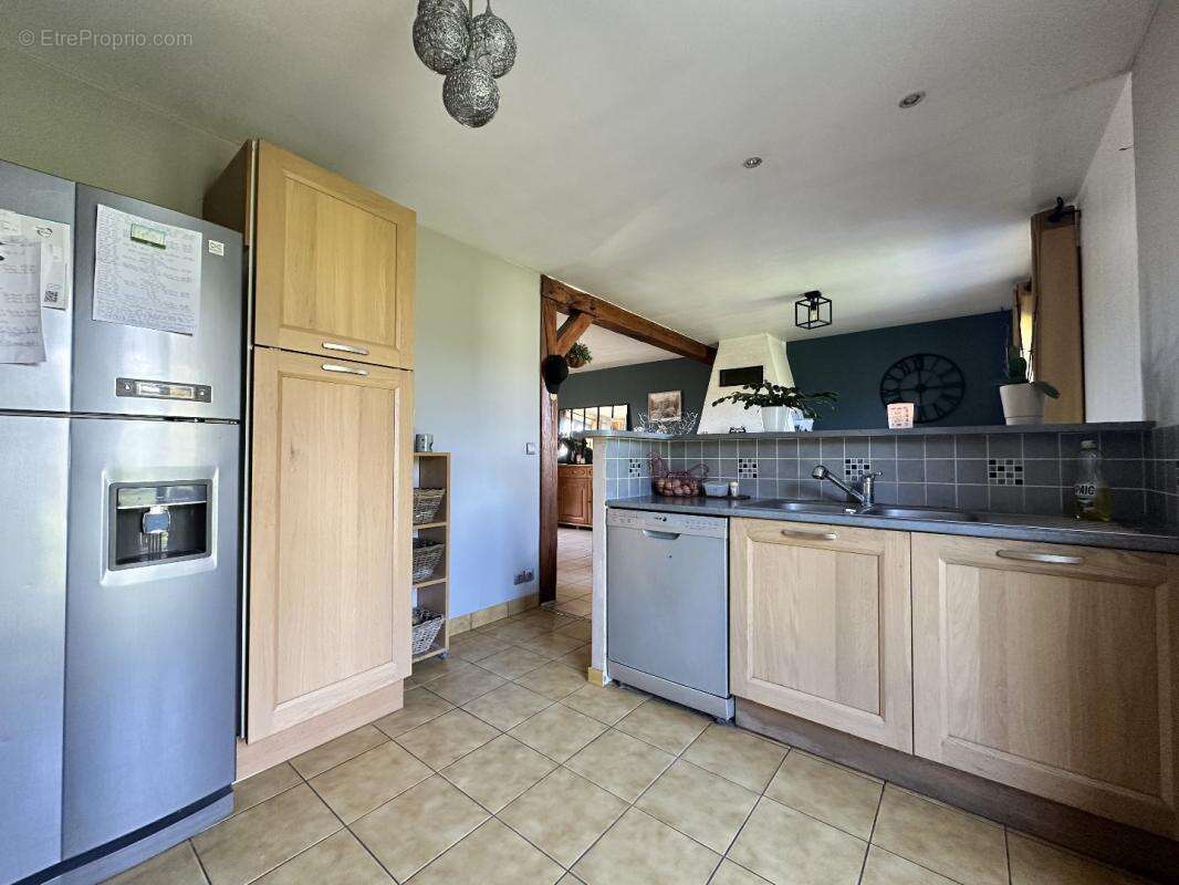 Maison à TREMBLAY-LES-VILLAGES