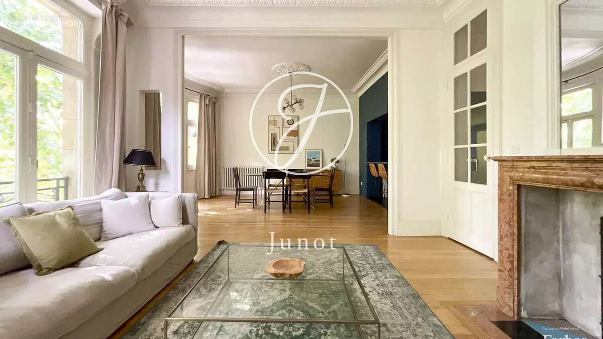 Lille - REPUBLIQUE-BEAUX ARTS - Appartement à vendre - 2 pièces - 66,22m² loi carrez - 1 chambre - Cave - photo 5