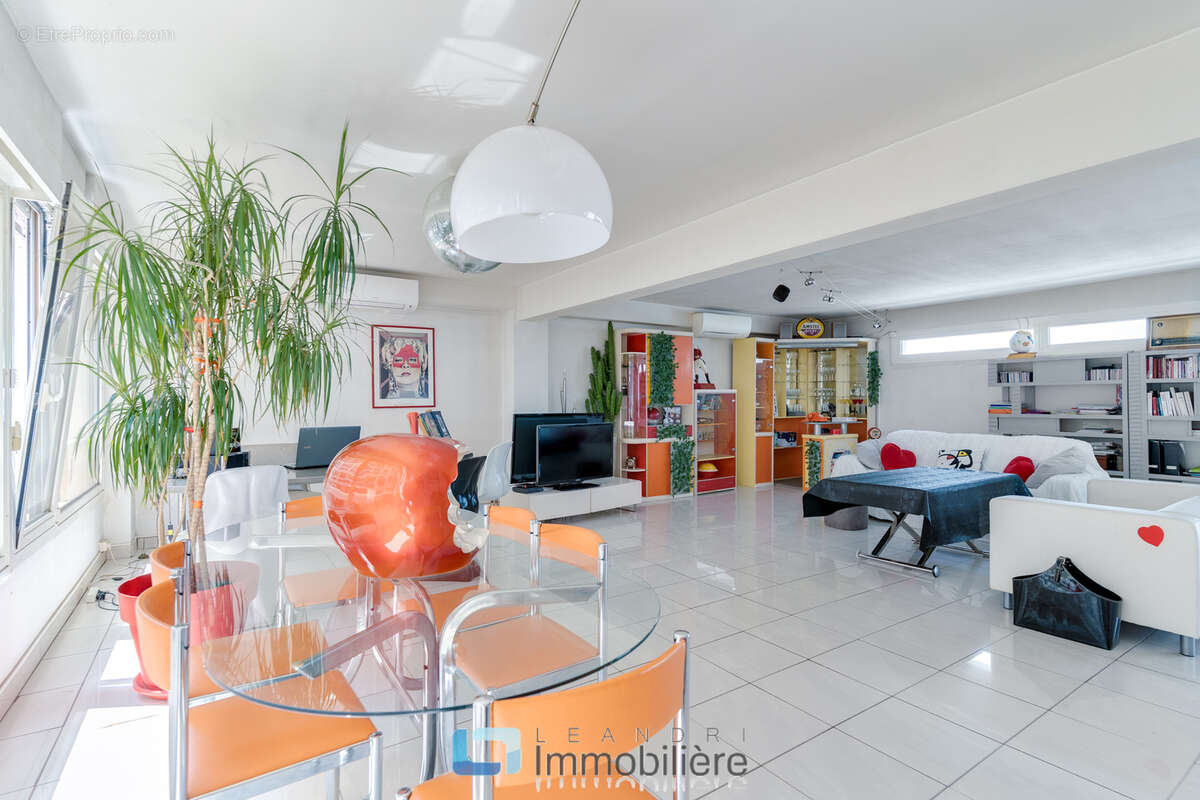 Appartement à MARSEILLE-8E