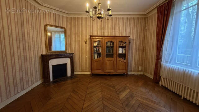 Maison bourgeoise avec sous-sol total   fort potentiel à exploiter - photo 7
