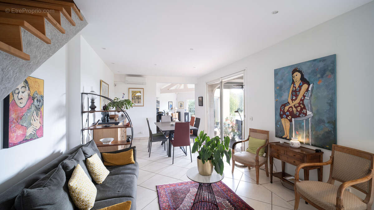 Maison à MONTELIMAR