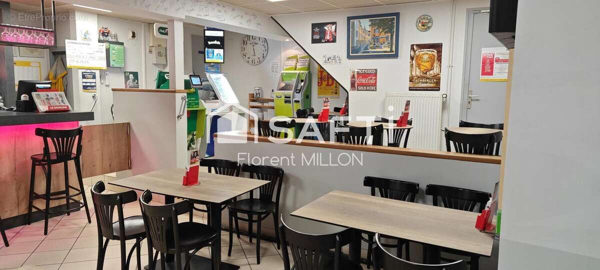 Photo 3 - Commerce à TULLINS