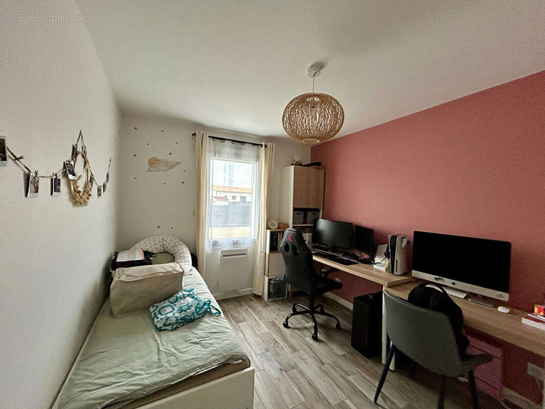 Maison à SAINTE-NEOMAYE