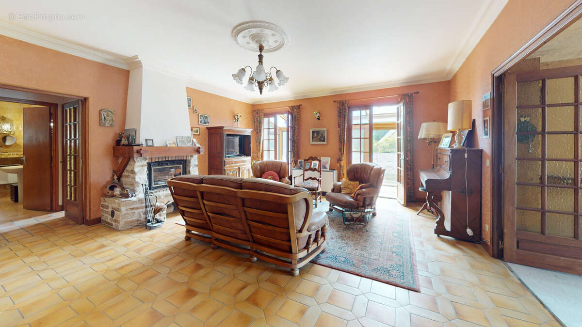 Maison à VILLIERS-SAINT-FREDERIC