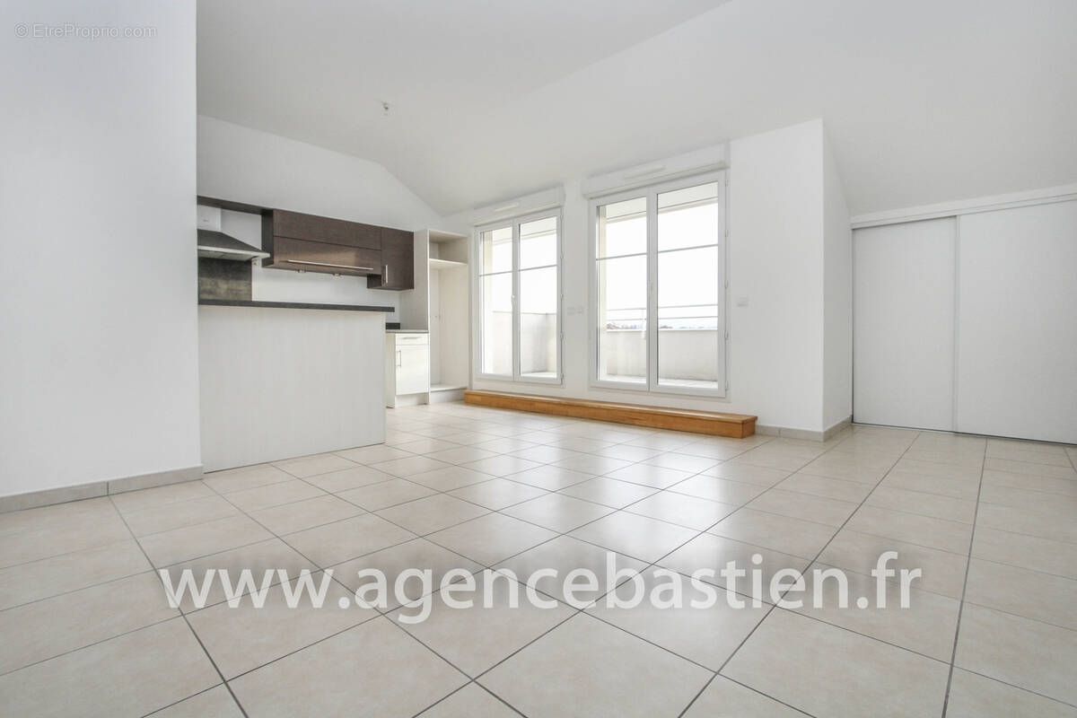 Appartement à THOIRY