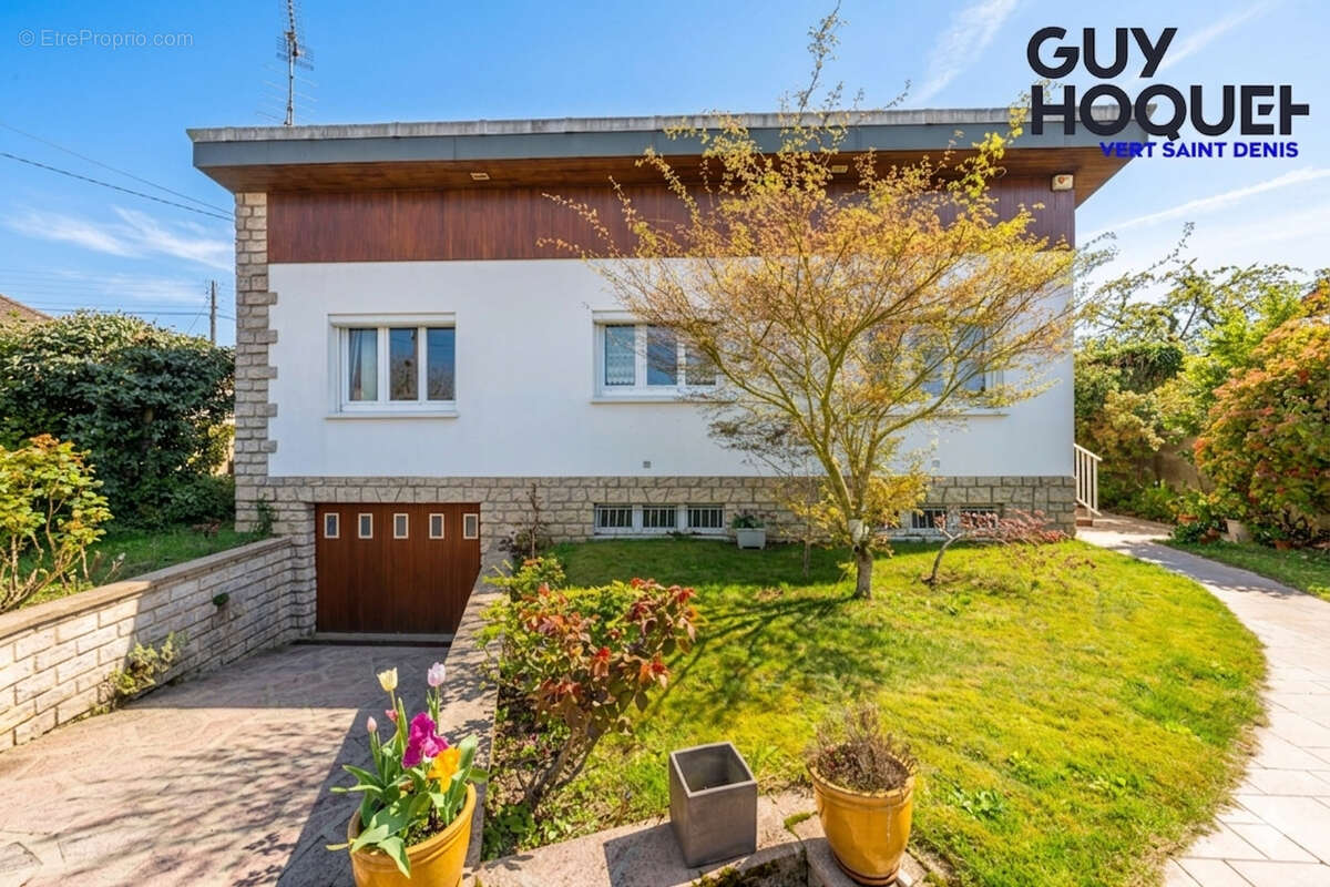 Maison à VERT-SAINT-DENIS