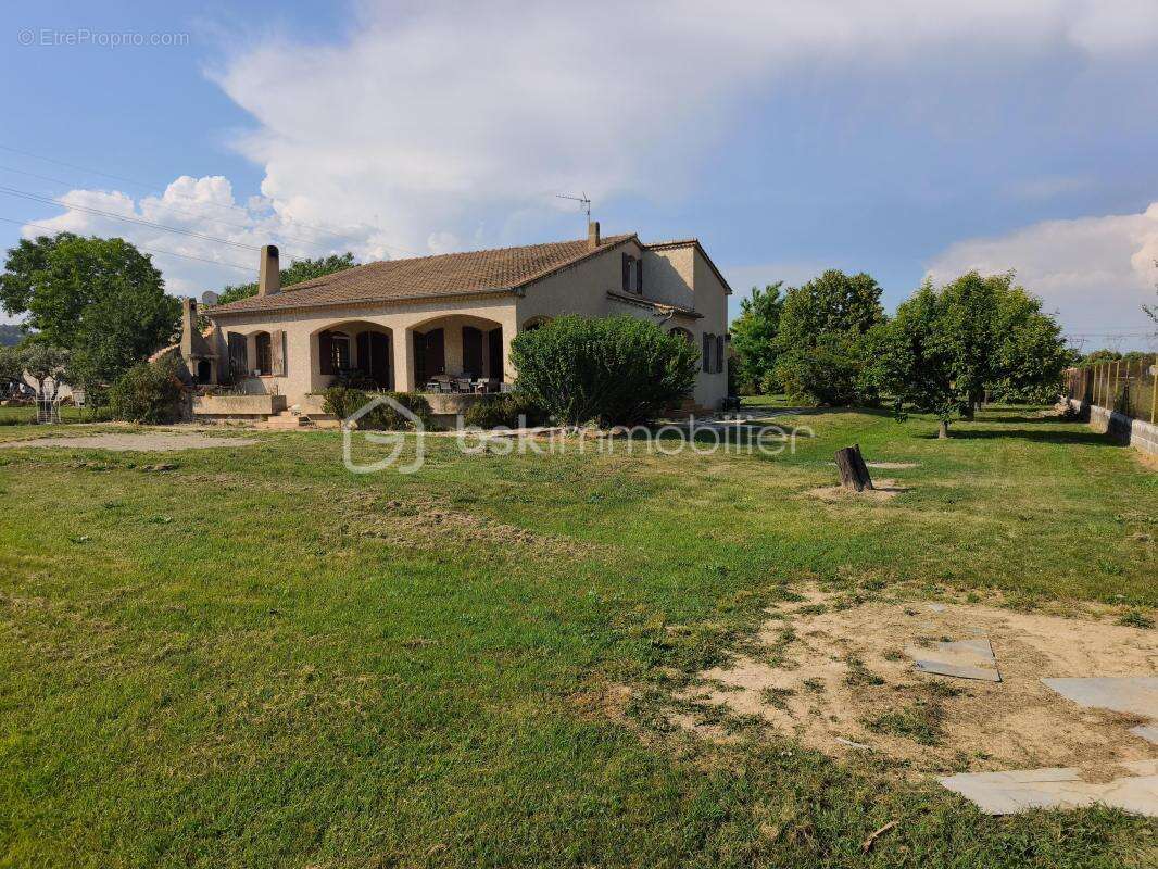 Idéal Artisan  : Maison Type 4 170 m²  en zone artisanale sur 2600 m² - photo 3