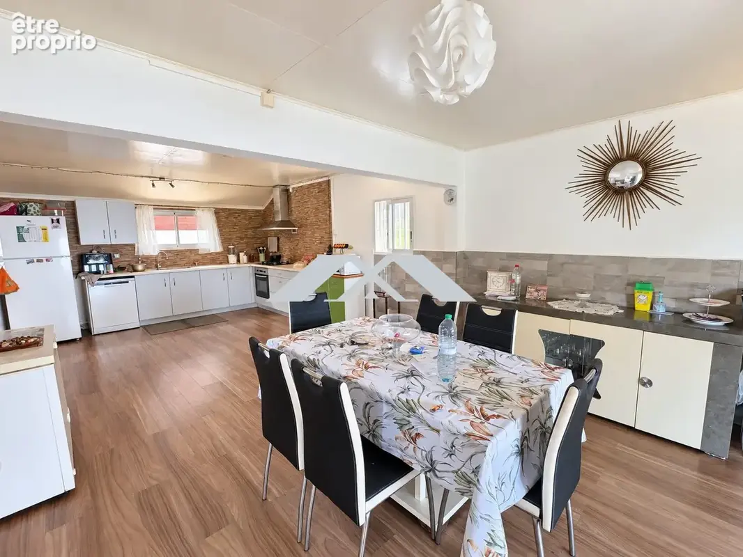 Maison 5 pièces 130 m² à vendre à Saint-Joseph (97480) - photo 3